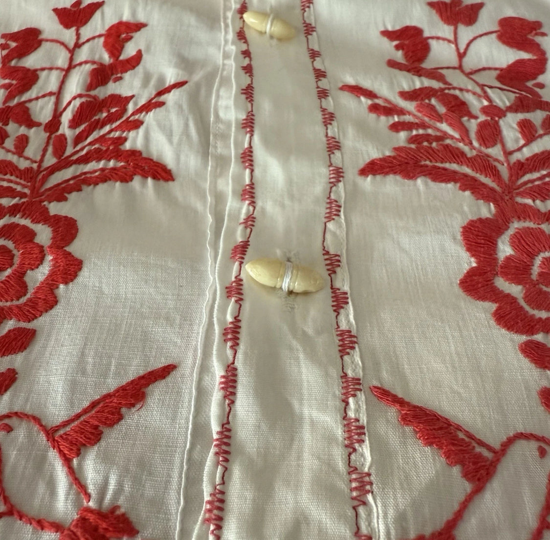 1970’s All Cotton White/Red Embroidered Button Front Shirt, Medium