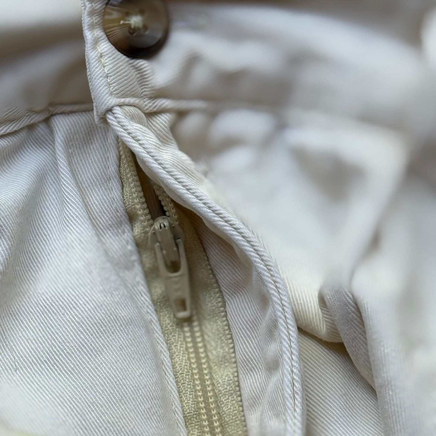 1980’s Patagonia Women’s Pleated Off White 100% Cotton Short 26 Waist