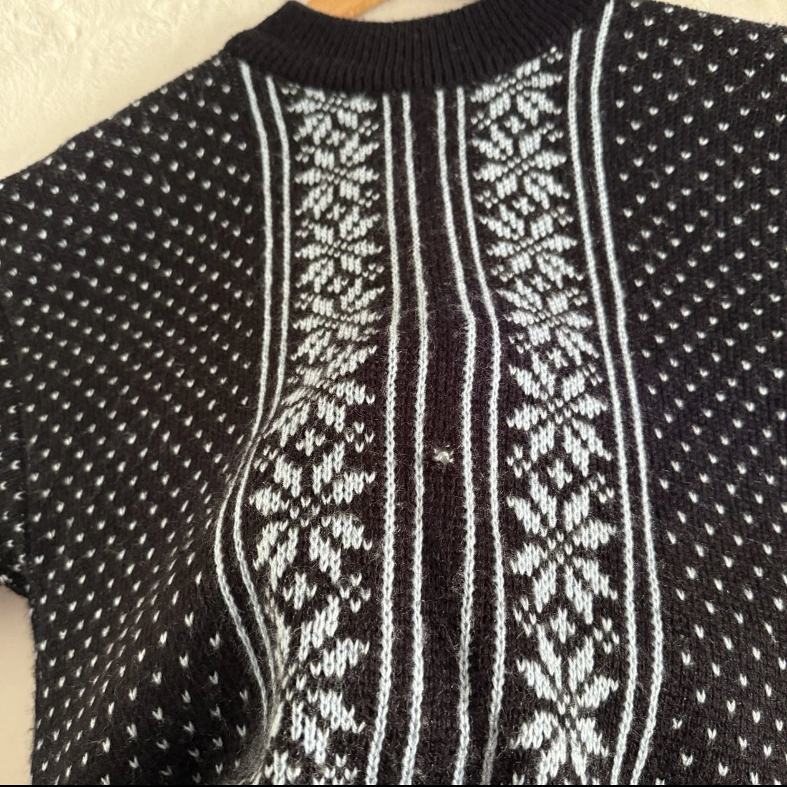 1980's Spettro Acrylic Knit Alpine Nordic Ski Black Blue Sweater, Medium