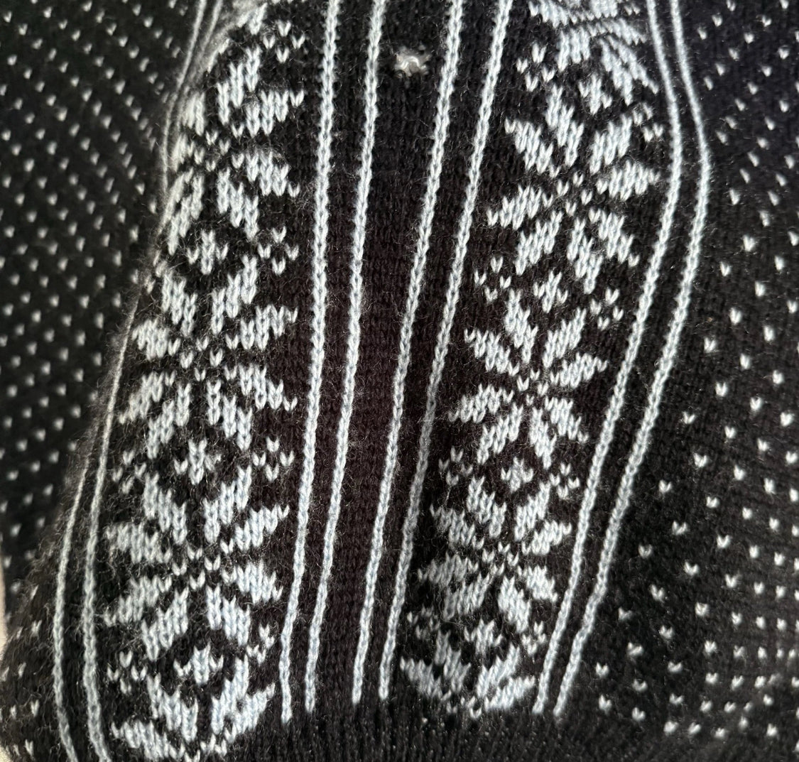 1980's Spettro Acrylic Knit Alpine Nordic Ski Black Blue Sweater, Medium