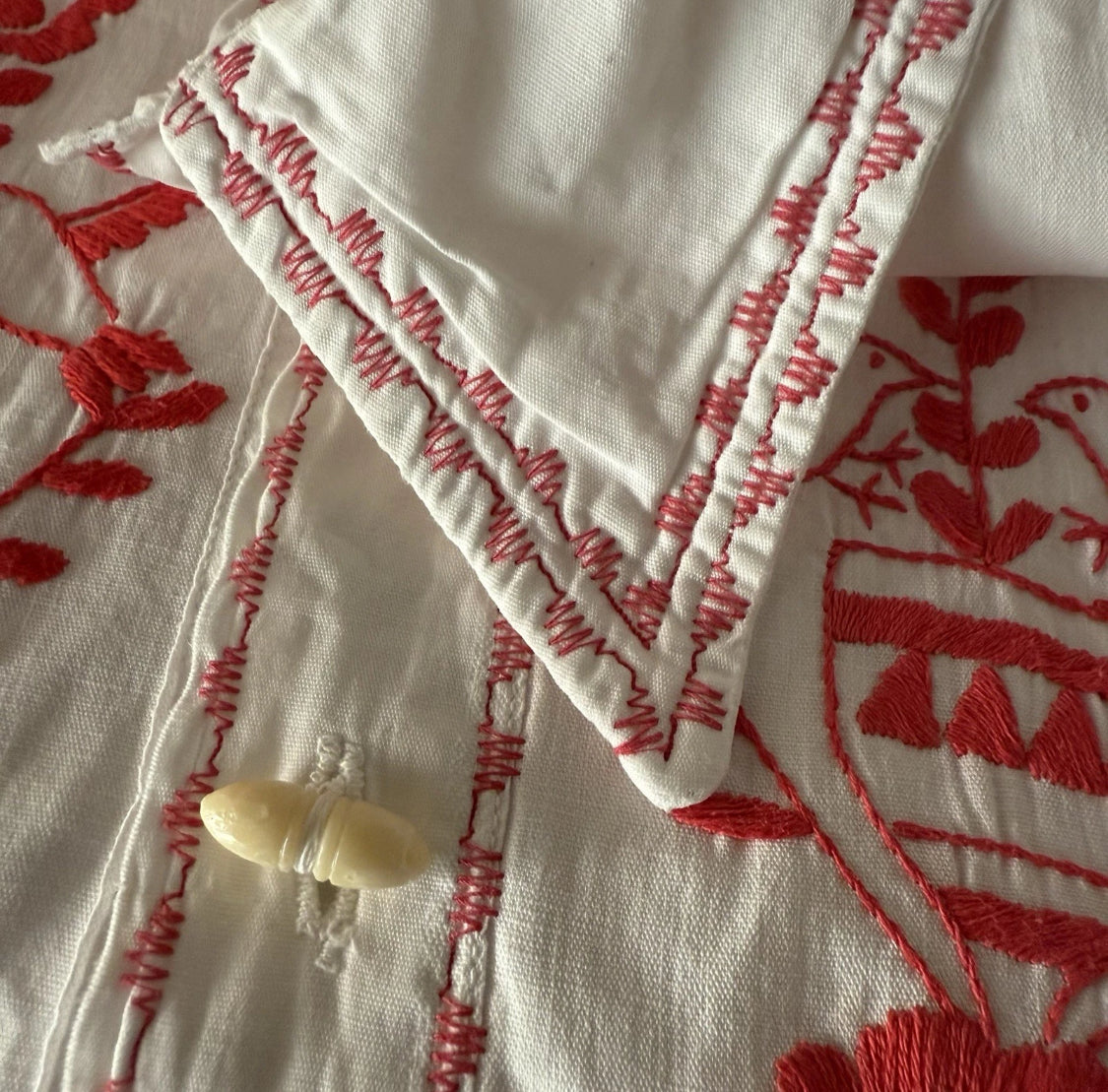 1970’s All Cotton White/Red Embroidered Button Front Shirt, Medium