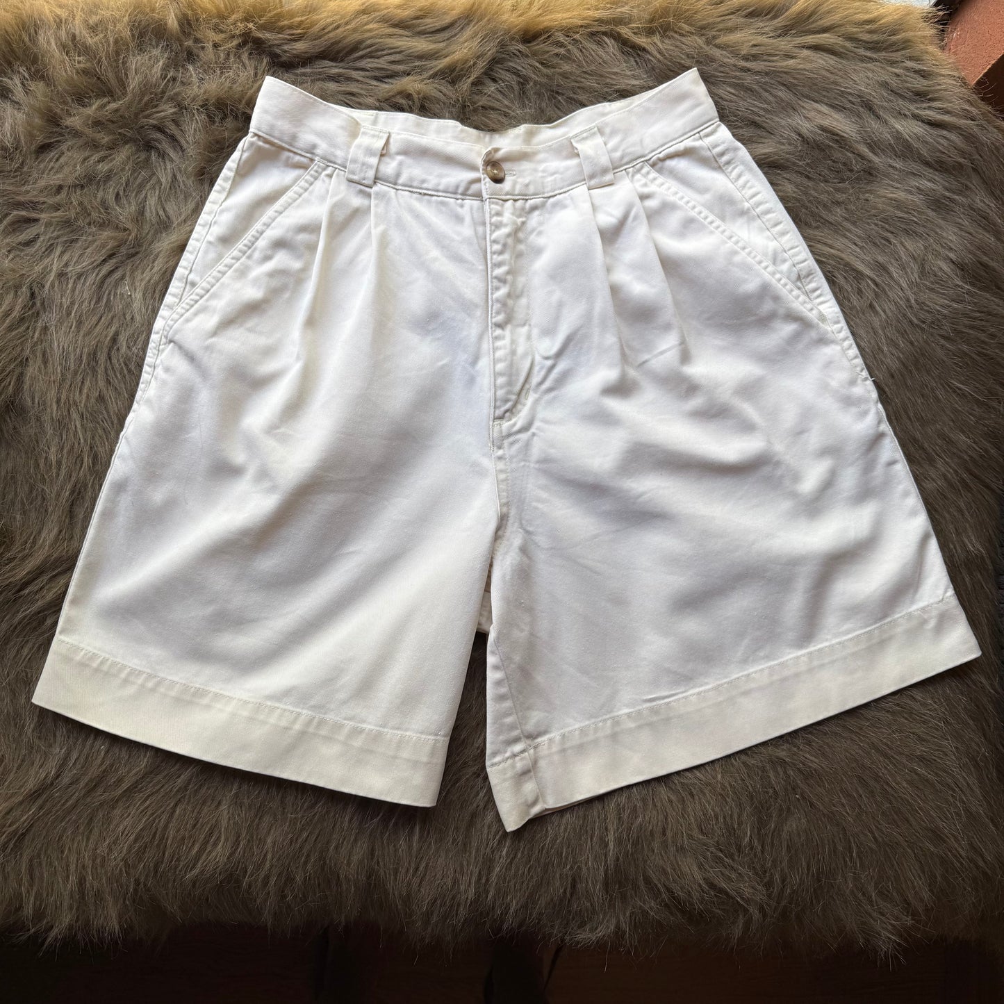 1980’s Patagonia Women’s Pleated Off White 100% Cotton Short 26 Waist