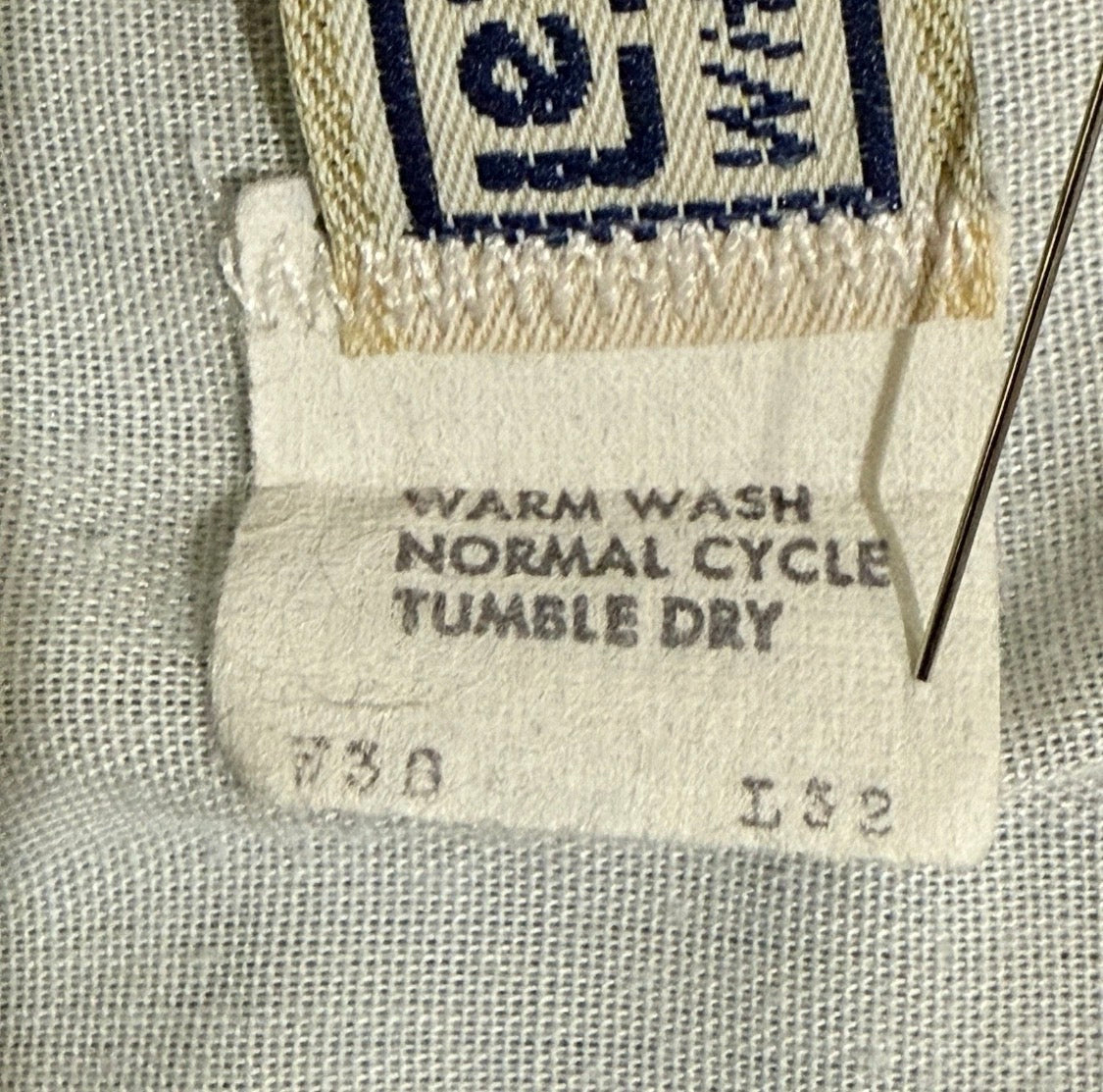 Vintage 1980's Levis for Men White Tab Cotton lightweight pants, 38x32