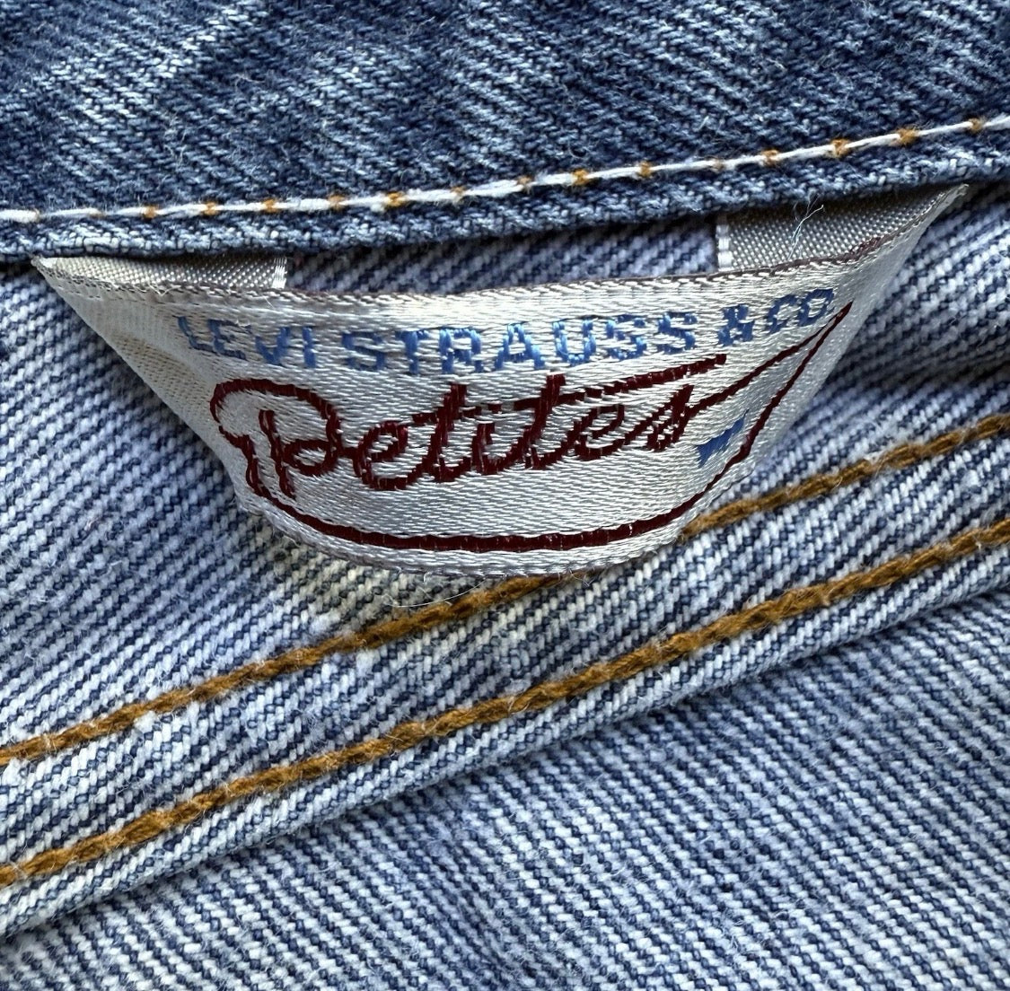 Vintage 1980’s Levi’s Petite Dark Wash High Waist Button Fly  115501-0115 26x30