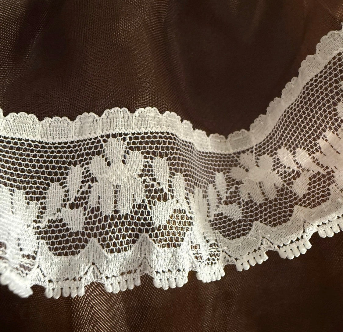 Vintage 1980/90’s Sheer Brown Ruffle Lace Top Shower Curtain Prop 69x70